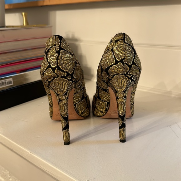 Giambattista Valli Black and Gold Brocade Heels - 37.5 - Picture 6 of 8